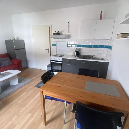 Schoene 2 Zimmer Apartment In Krefeld City, Monteur Wohnung Netflix & Prime Extérieur photo