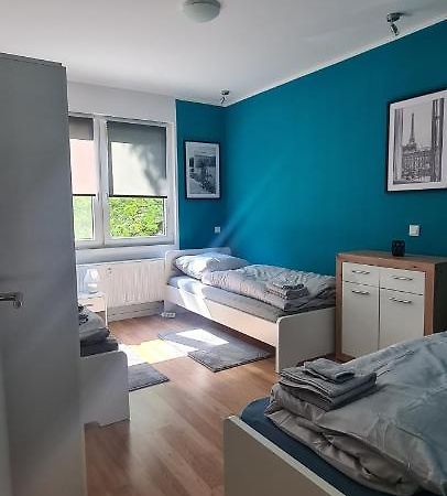 Schoene 2 Zimmer Apartment In Krefeld City, Monteur Wohnung Netflix & Prime Extérieur photo