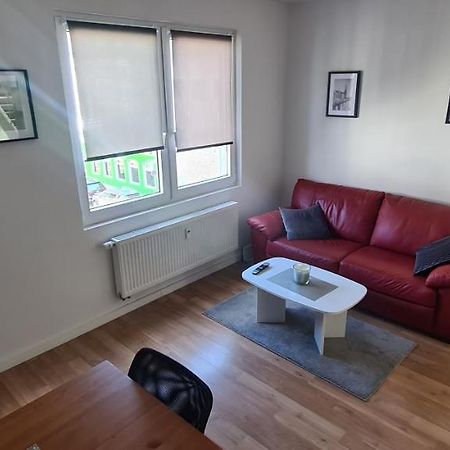 Schoene 2 Zimmer Apartment In Krefeld City, Monteur Wohnung Netflix & Prime Extérieur photo