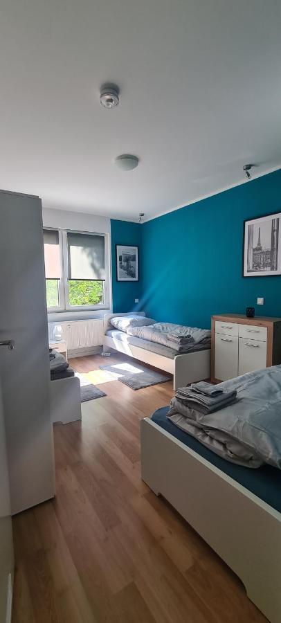 Schoene 2 Zimmer Apartment In Krefeld City, Monteur Wohnung Netflix & Prime Extérieur photo